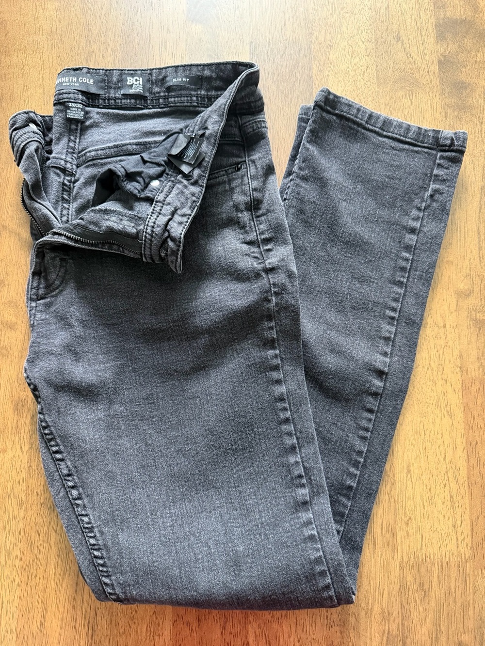 Kenneth Cole Women's Skinny Jeans in Washed Black